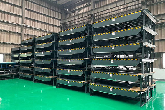 8 mm Espessura Exterior Industrial Dock Levelers 25000-40000LBS Capacidade